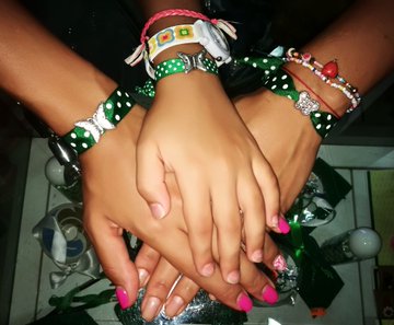 Servicio de manicura y pedicura para hombres y mujeres en Huesca
